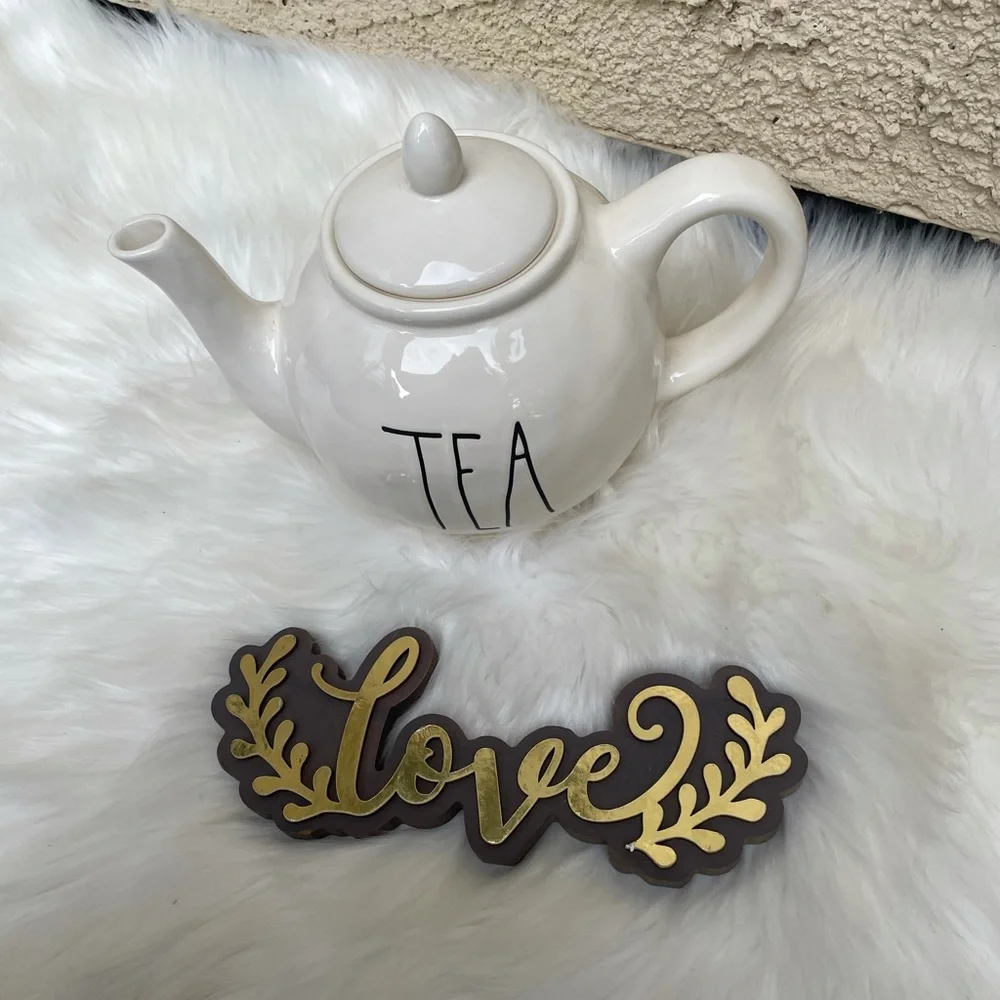 RAE DUNN TEAPOT